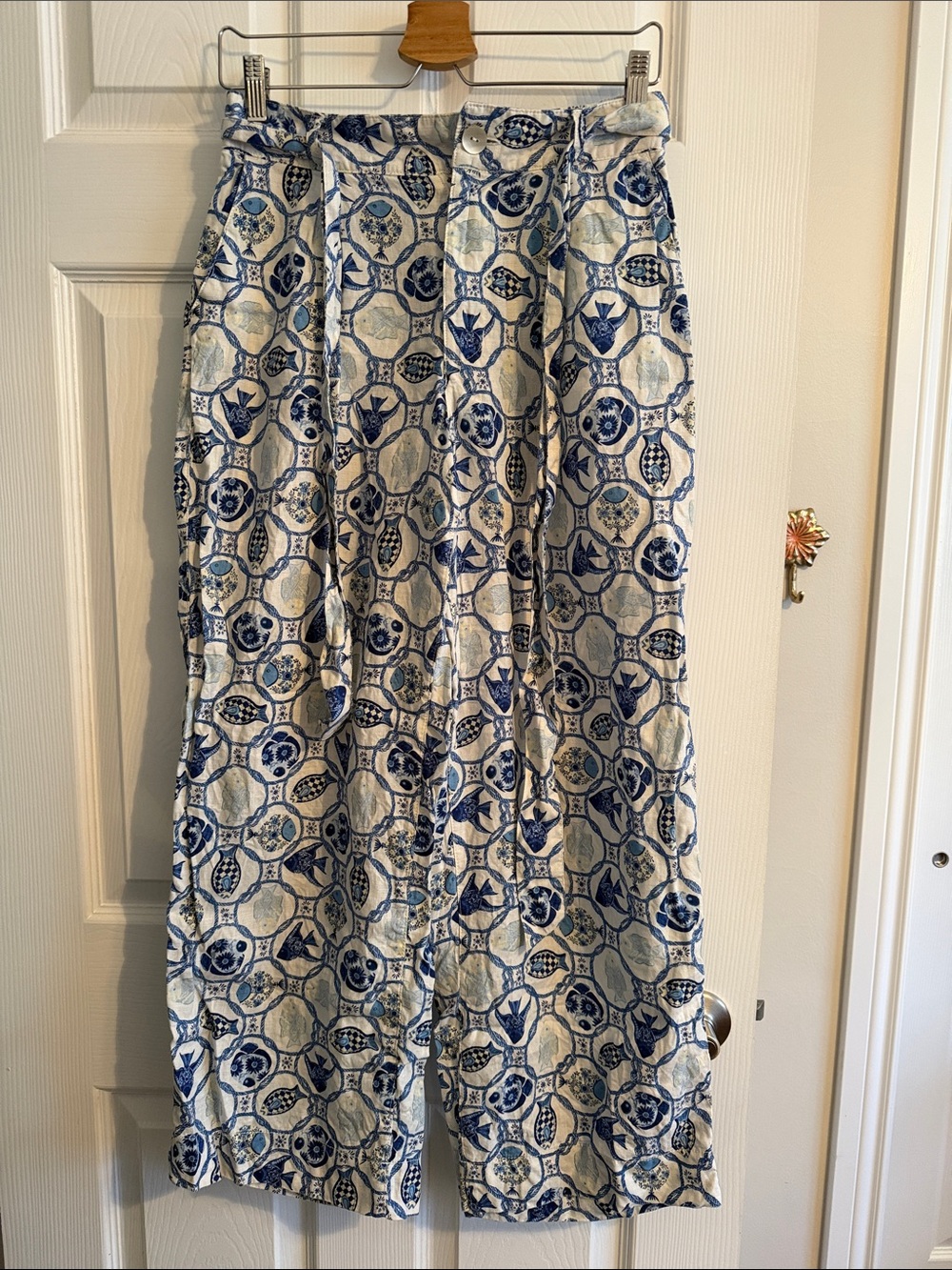 Isaac Mizrahi Blue and White Linen Pants